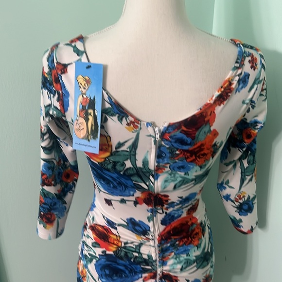 🆕 Bettie page Tatyana floral ruched stretchy vintage inspired retro pinup dress - Picture 12 of 16